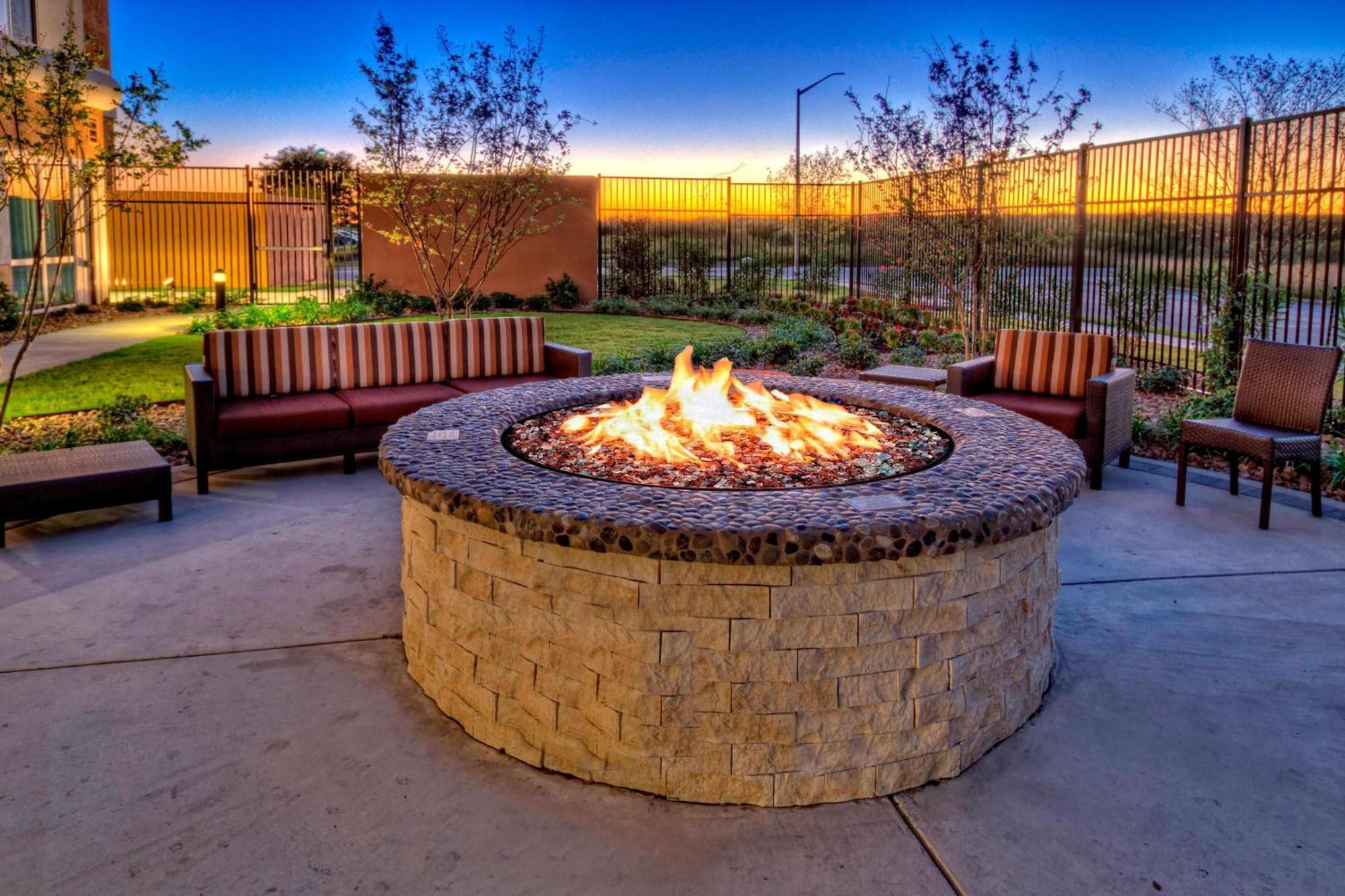 Courtyard By Marriott San Marcos Exterior foto