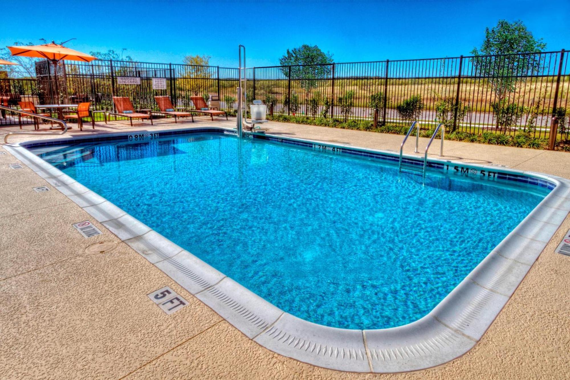 Courtyard By Marriott San Marcos Exterior foto